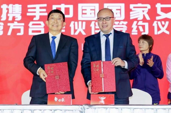 片刻之后，他下意识的扼腕叹息：辰儿，你糊涂啊。